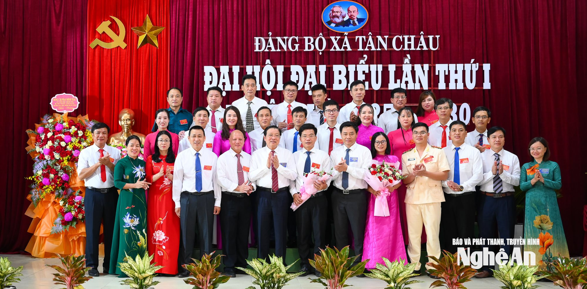 Trưởng Ban Nội chính Trung ương Phan Đình Trạc dự Đại hội Đảng bộ xã Tân Châu