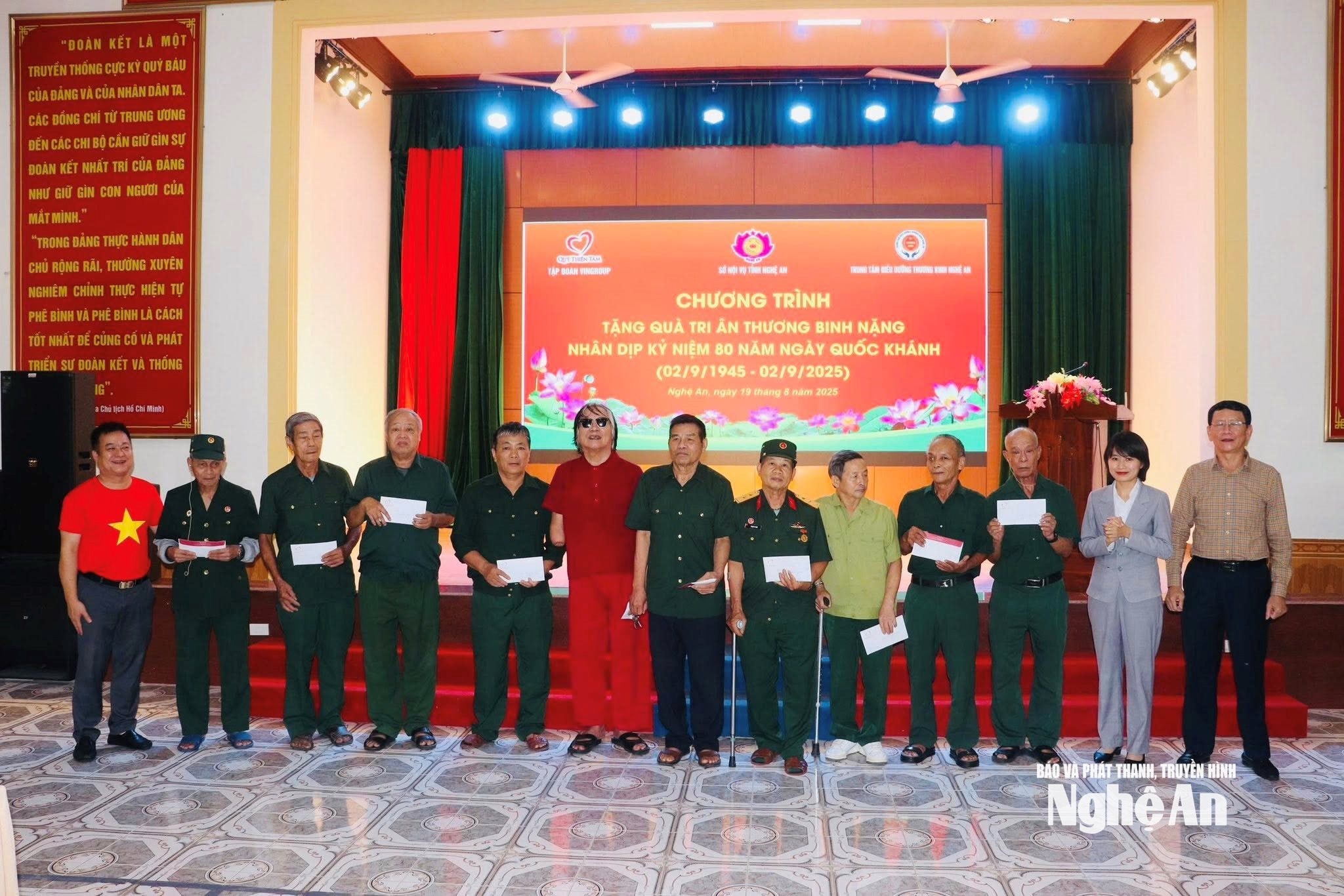 Quỹ thiện tâm vingroup trao quà cho thương binh Nghệ An Ảnh CSCCQuỹ thiện tâm vingroup trao quà cho thương binh Nghệ An Ảnh CSCC534797457_776295558273384_6513658385383350476_n