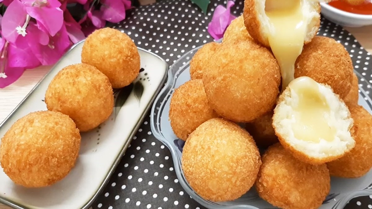 Cách làm bánh tráng bọc khoai tây phô mai