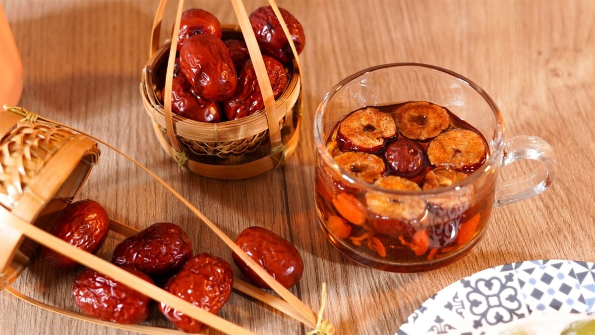 Mẹo đi chợ: 5 bí quyết chọn táo đỏ ngọt lịm, dày thịt, không lo mua nhầm