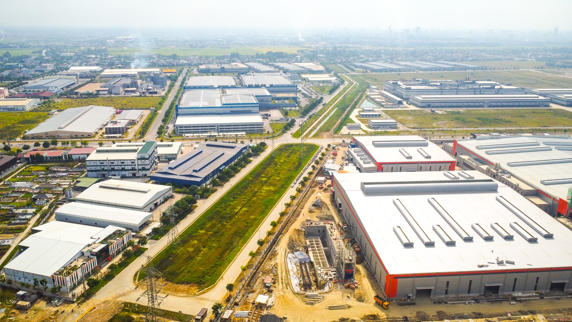 Các dự án lớn và lấp đầy Khu công nghiệp VSIP Nghệ An. Ảnh: Thành Cường