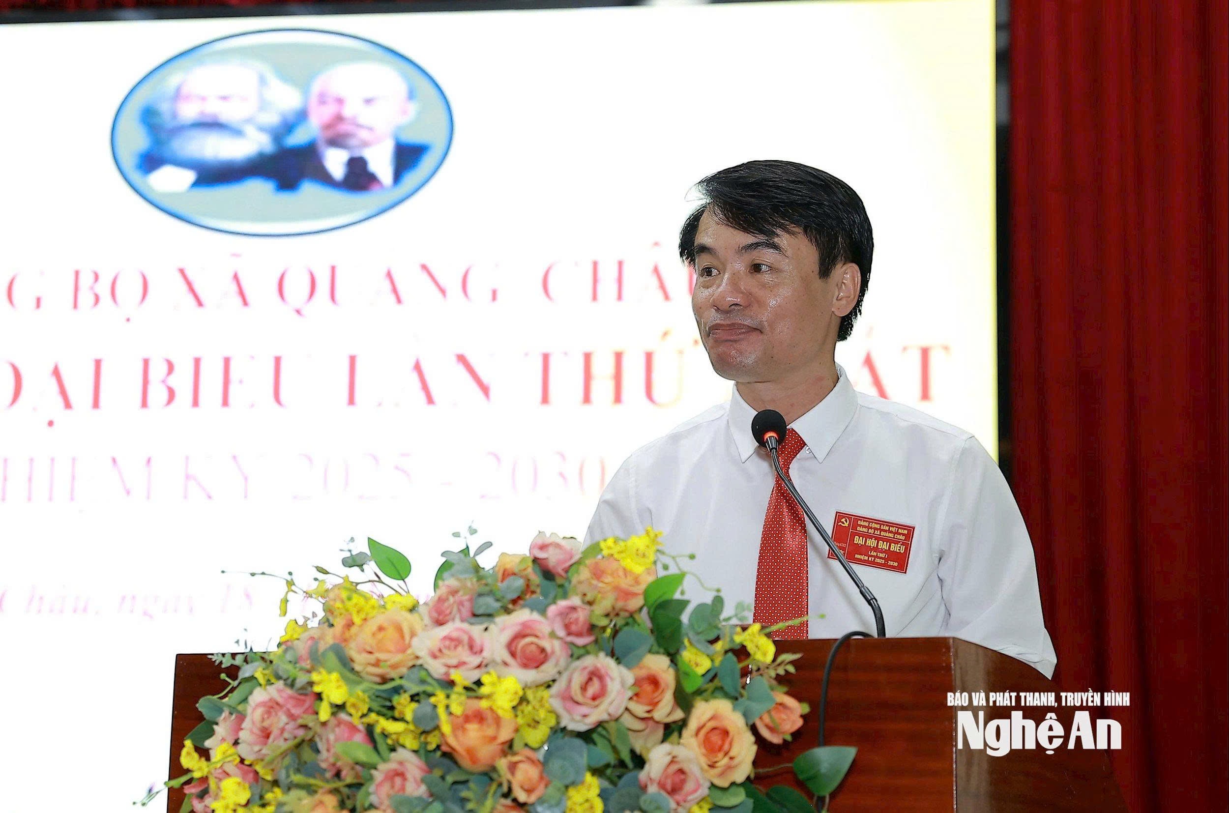 Đồng chí Ngô Sỹ Thành- Bí thư Đảng ủy- Chủ tịch HĐND xã Quảng Châu khai mạc Đại hội. Ảnh: Thu Hương