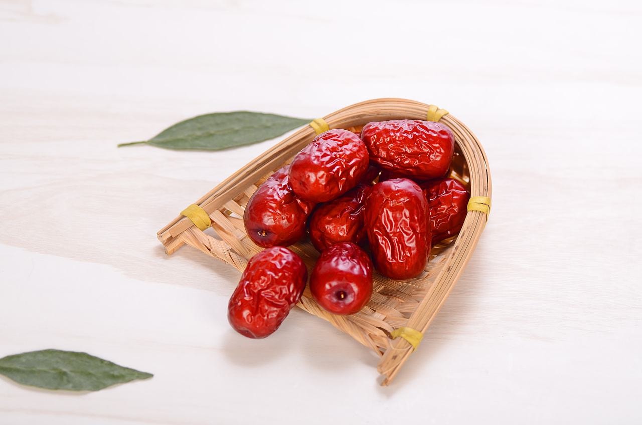 5 bí quyết chọn táo đỏ ngọt lịm, dày thịt, không lo mua nhầm