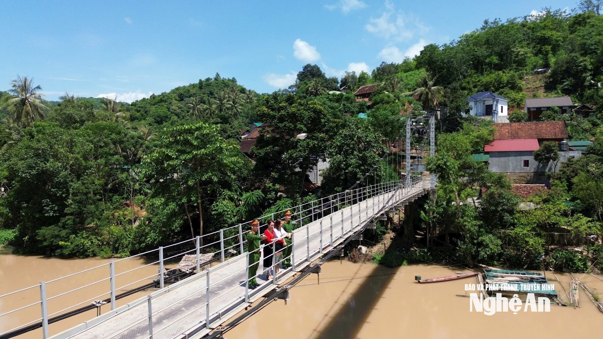 4.ảnh pv