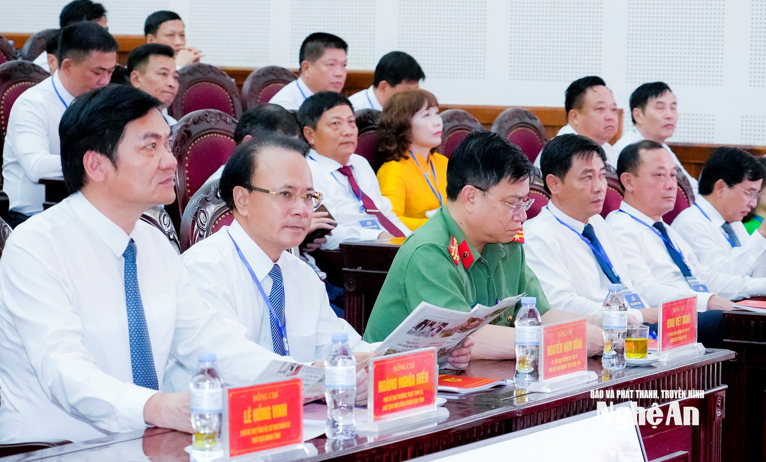 Các đồng chí Thường trực Tỉnh uỷ, Ủy viên Ban Thường vụ Tỉnh uỷ tham dự Đại hội. Ảnh: Phạm Bằng