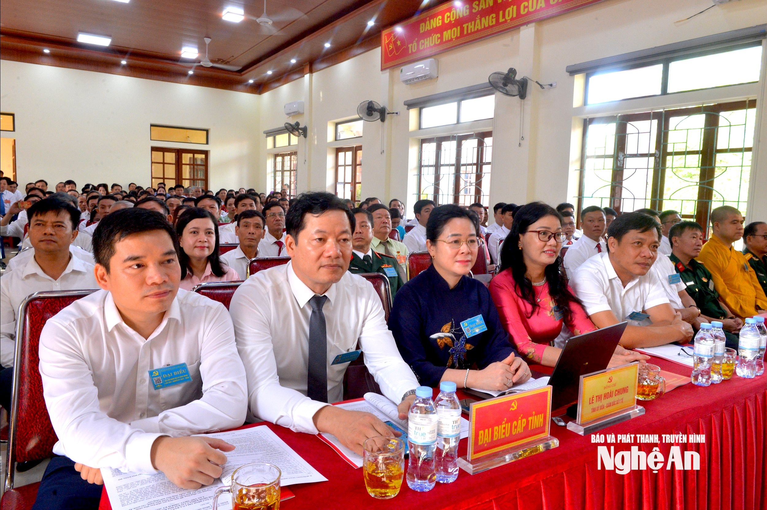 Các đại biểu tham dự Đại hội đại biểu lần thứ I, nhiệm kỳ 2025 – 2030 xã Bình Minh. Ảnh: Văn Trường