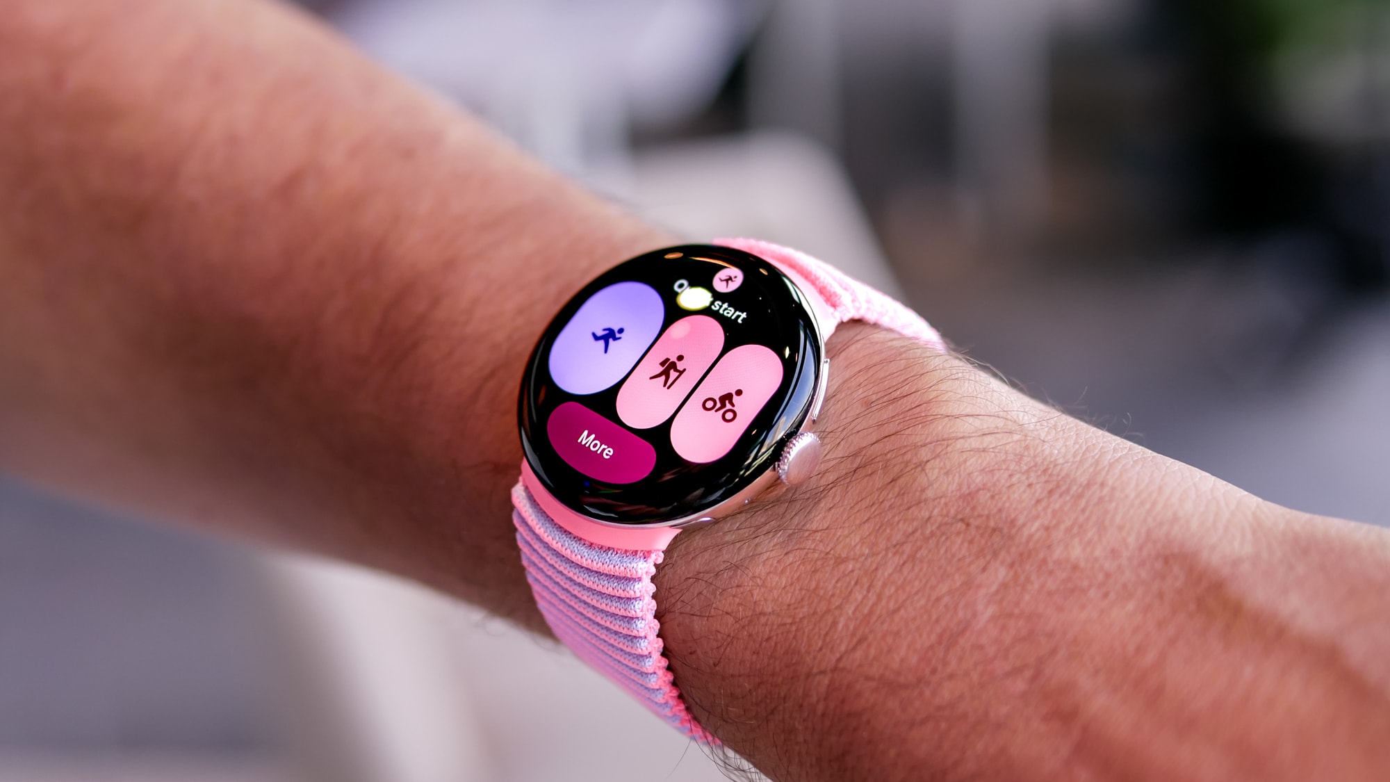 Pixel Watch 4 ra mắt: Đồng hồ thông minh gọi điện vệ tinh, trợ lý AI