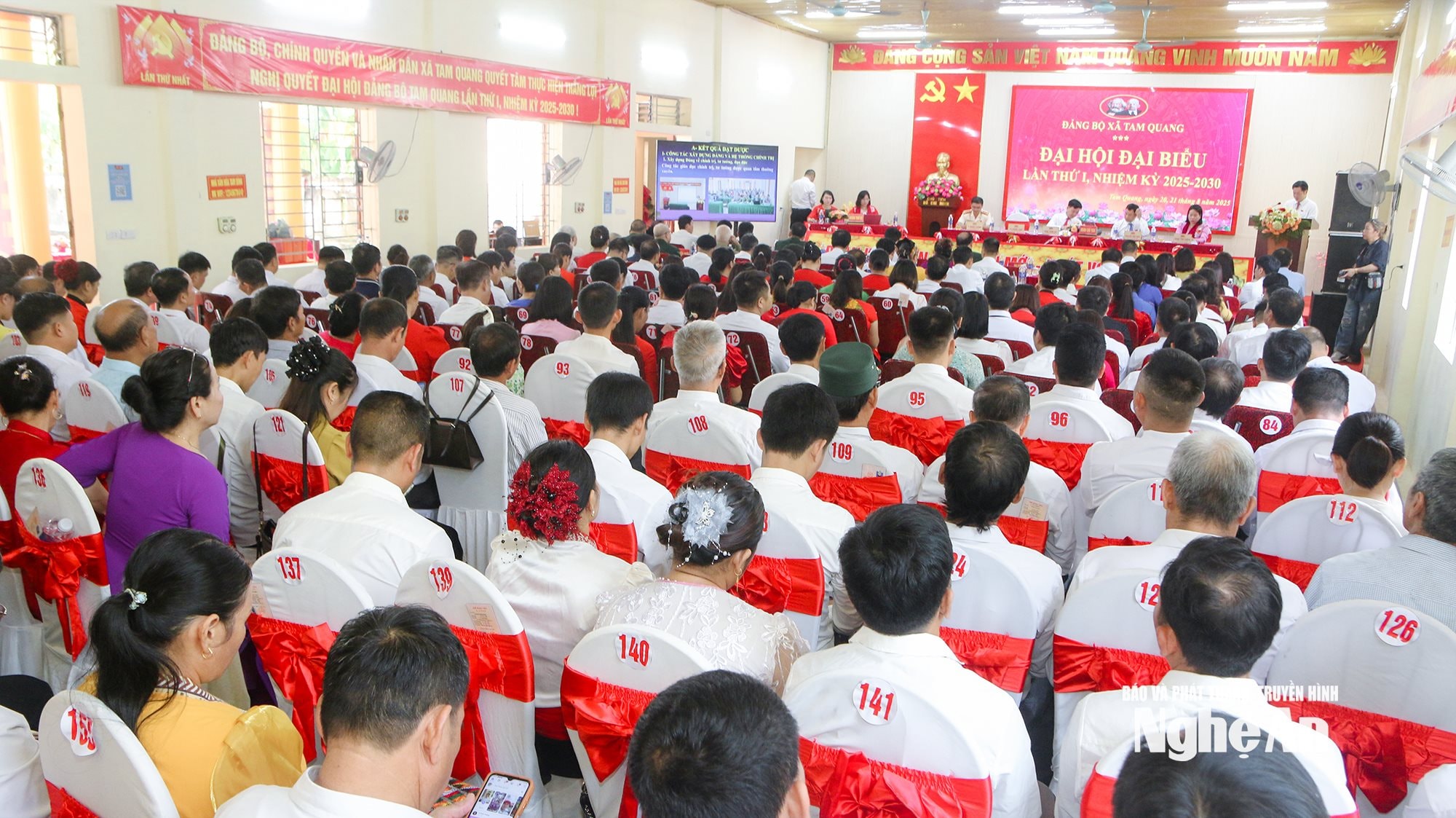 Các đại biểu dự đại hội. Ảnh: Đình Tuâ