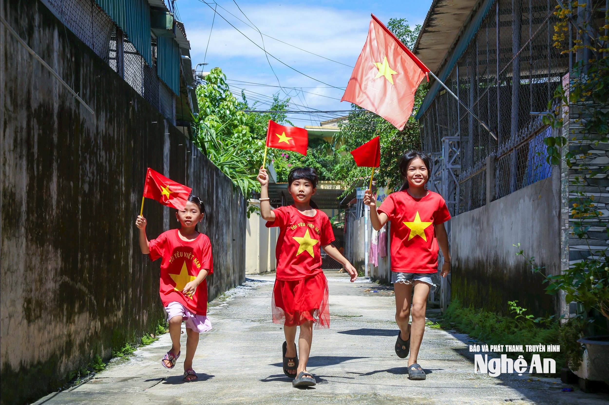 ảnh trẻ em vùng lũ (6)