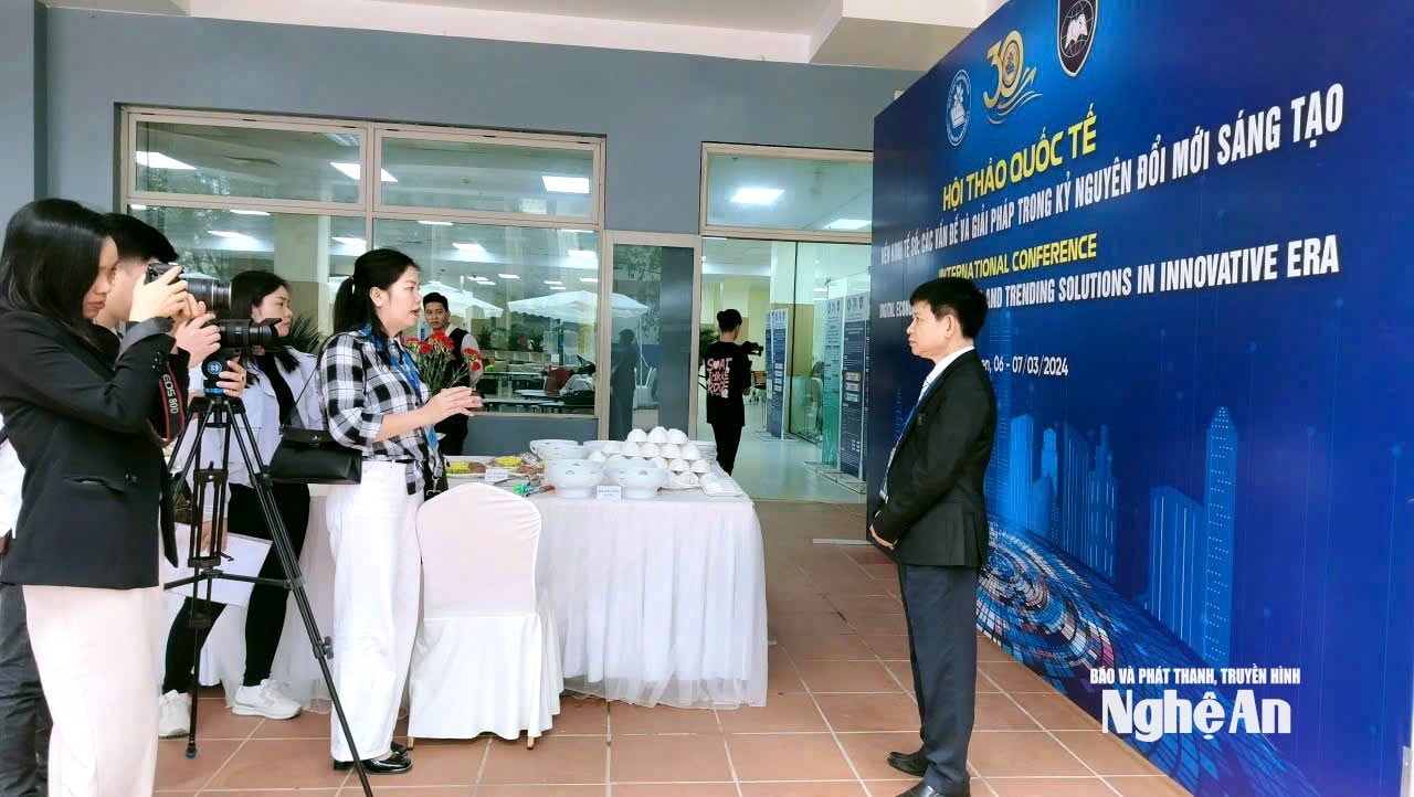 Chuyên gia kinh tế Nguyễn Hoàng Dũng tại hội thảo quốc tế về đổi mới sáng tạo