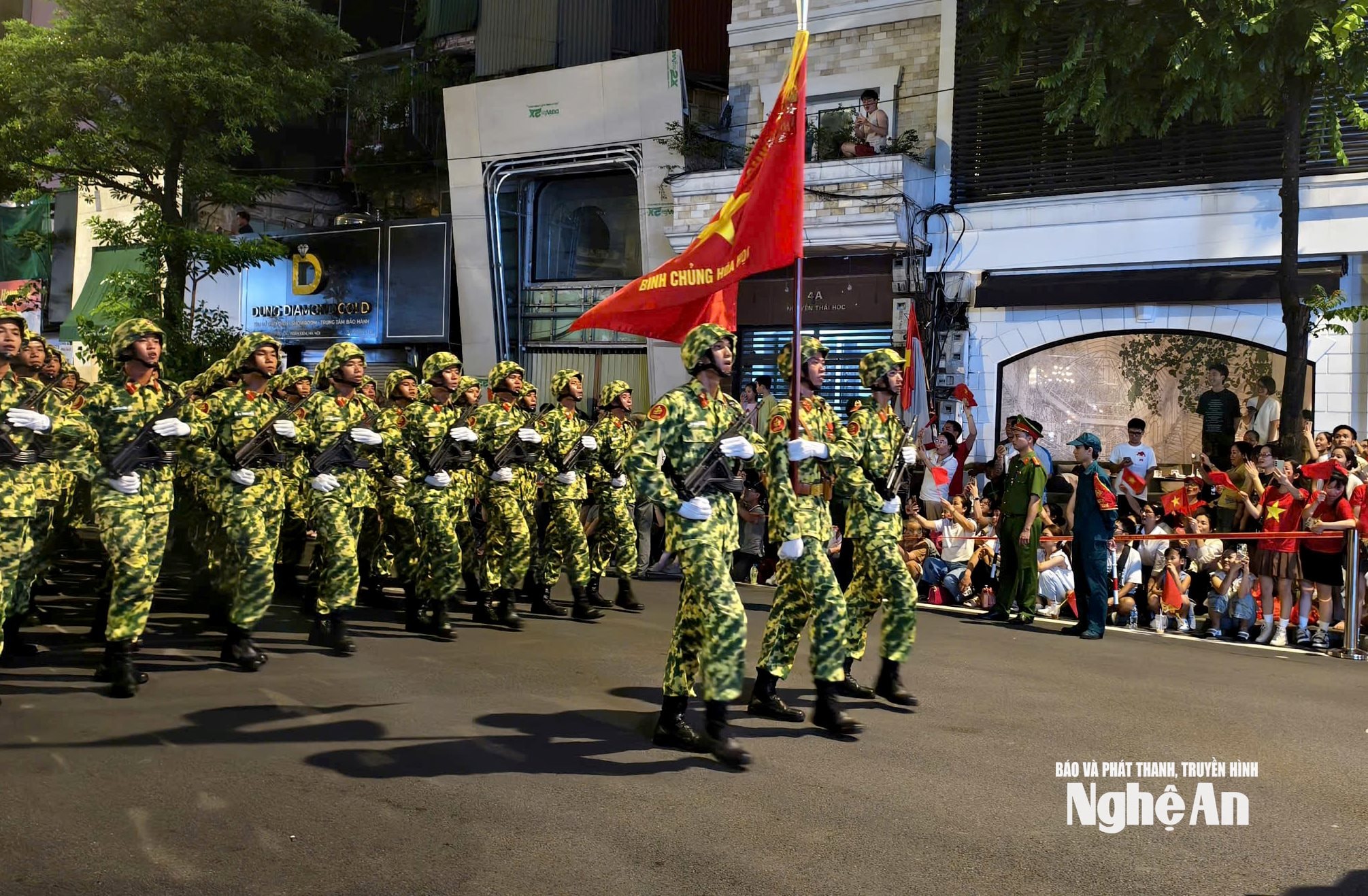 Người dân Nghệ An ra thủ đô A80. Ảnh Diệp Thanh11