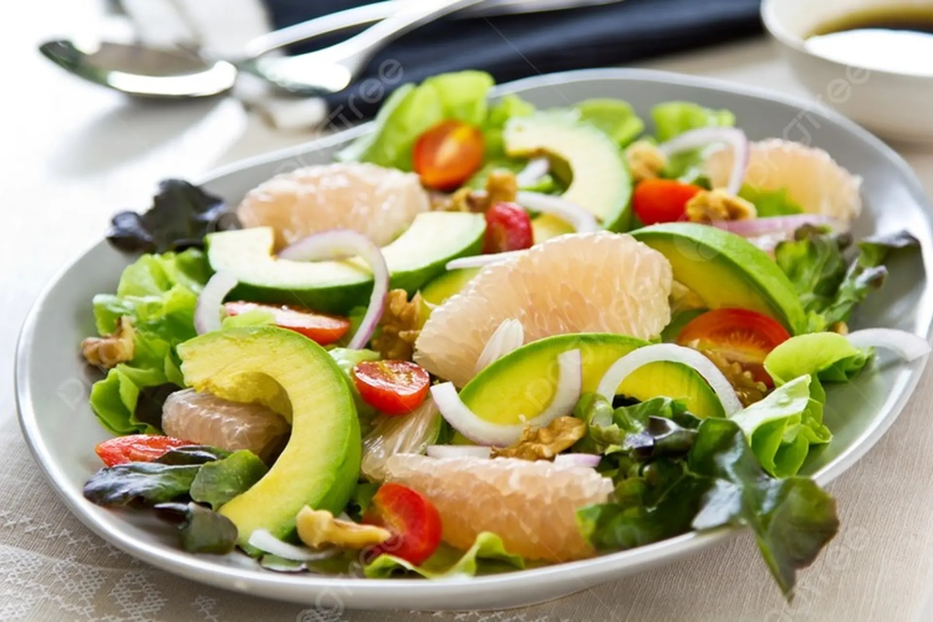 Bí quyết biến món salad thành bữa tiệc ngon miệng giúp giảm cân nhanh