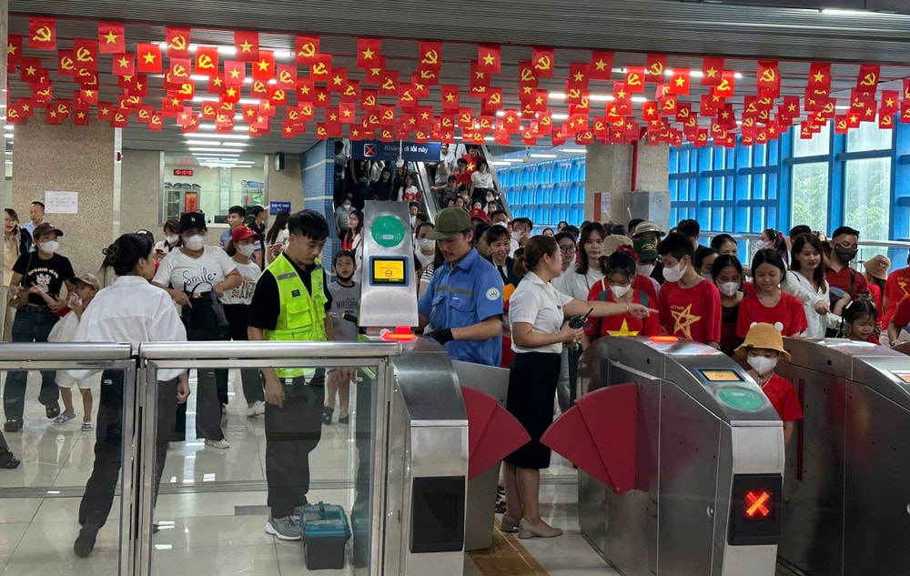 Hanoi Metro sets transport record on National Day September 2 | Vietnam+ (VietnamPlus)