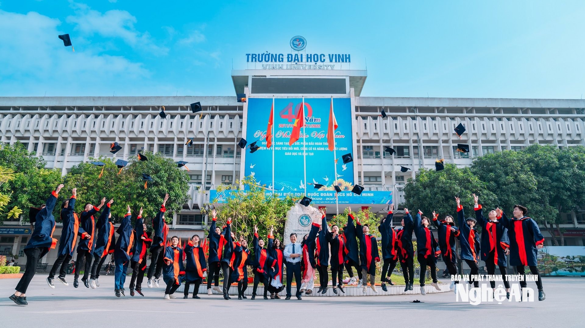 Lễ tốt nghiệp của sinh viên Trường Đại học Vinh. Ảnh Hoàng Nam