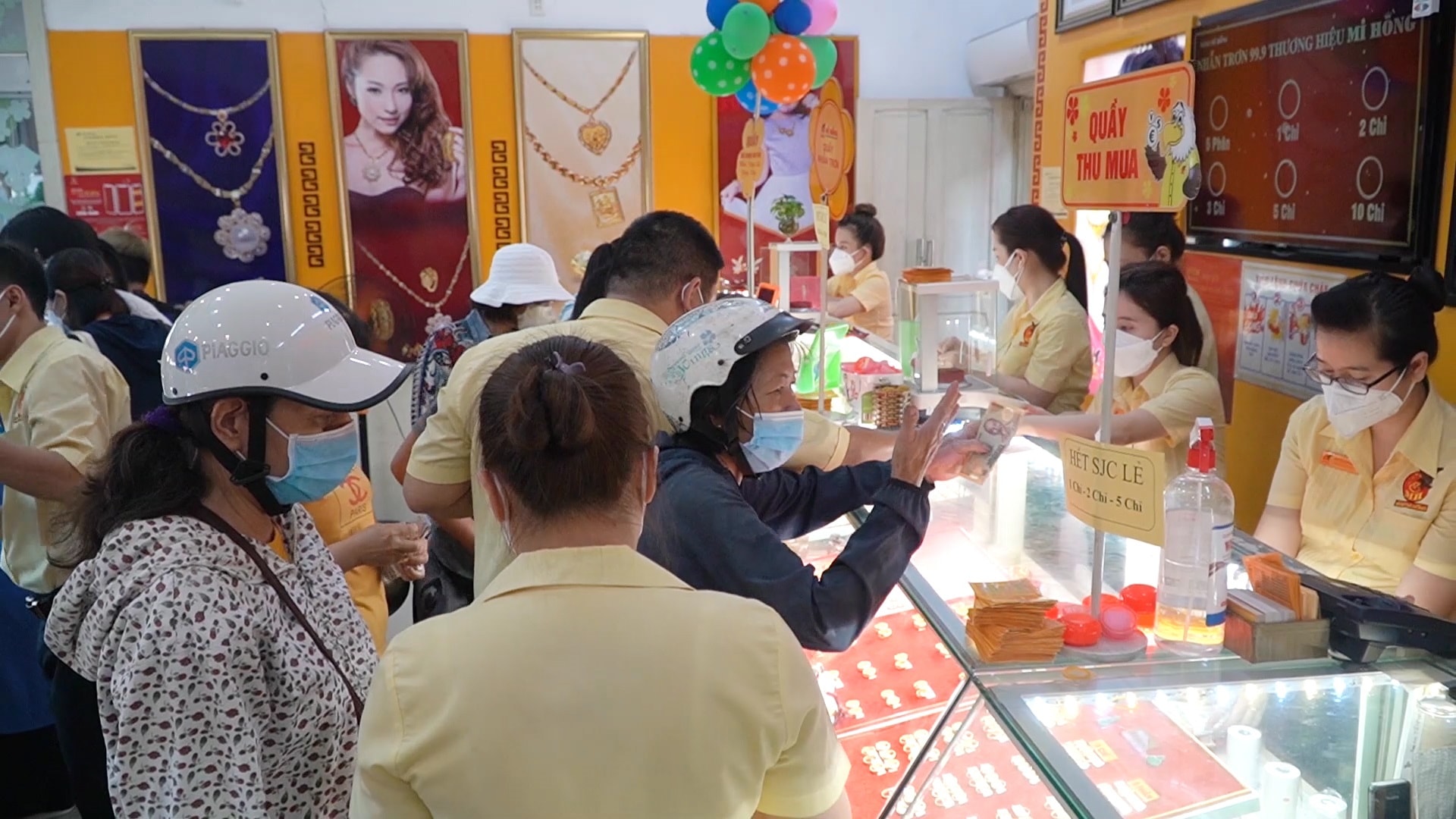 Giá vàng chiều nay 24/8/2025: Tăng giá kỷ lục