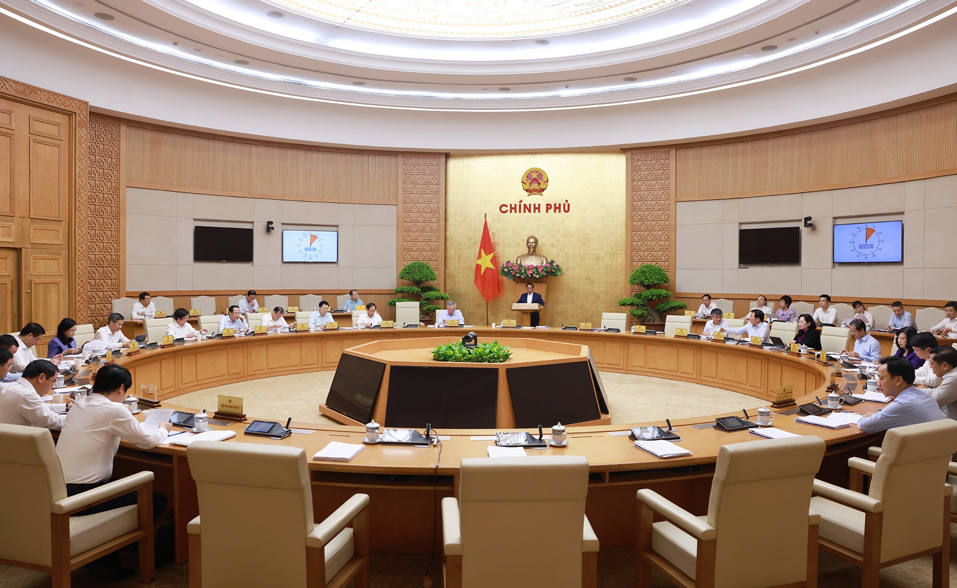 Tập trung xây dựng, hoàn thiện thể chế, pháp luật bảo đảm chất lượng, kịp thời, hiệu quả- Ảnh 1.