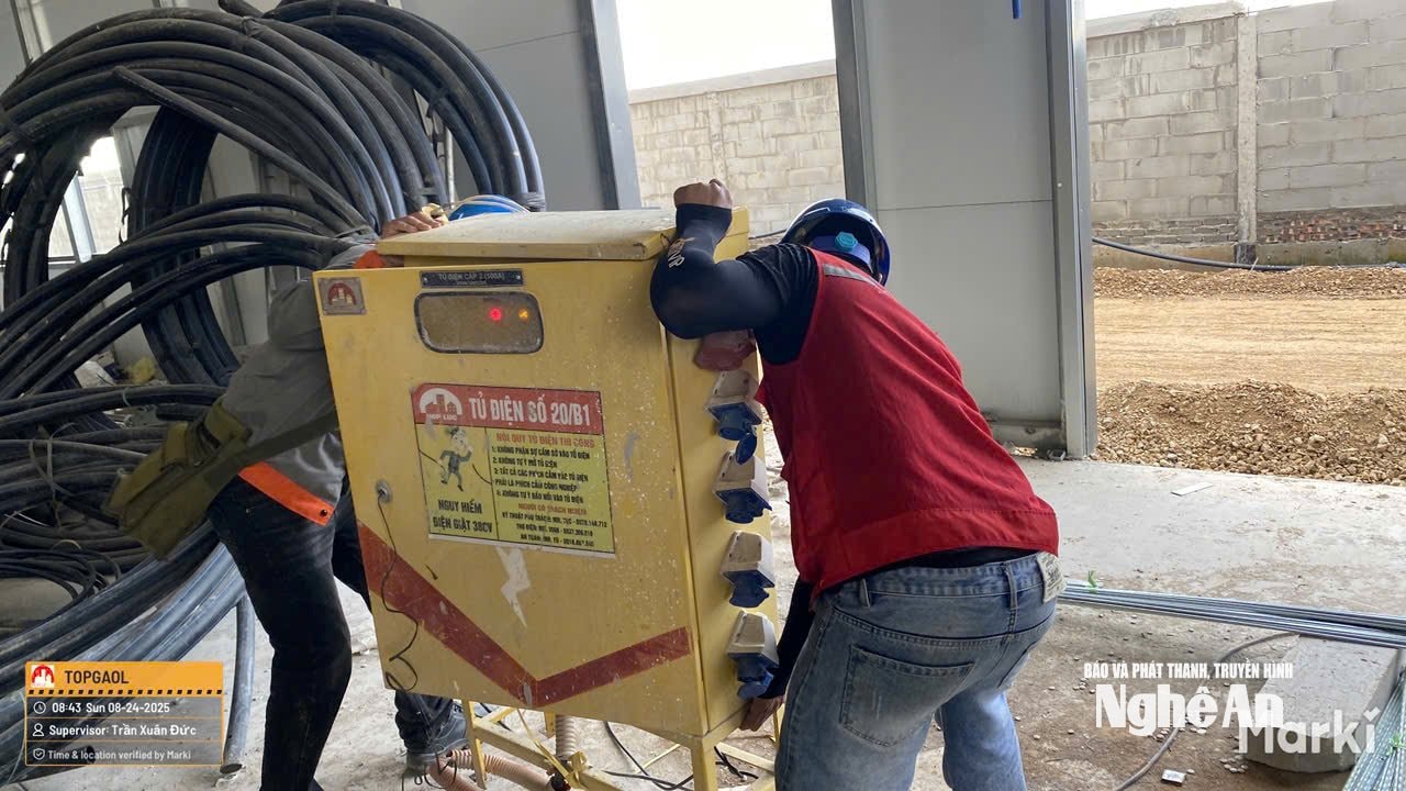  Tổ chức kê kích tủ điện