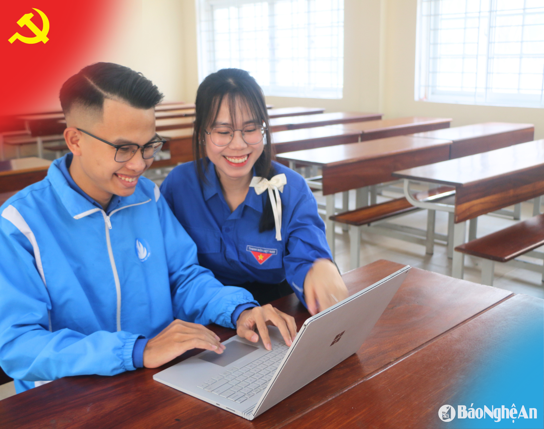 Ông Nguyễn Thành Lộc - Chủ tịch Hội sinh viên Trường Đại học Vinh trao đổi với sinh viên trong trường về NCKH. Ảnh: G.H