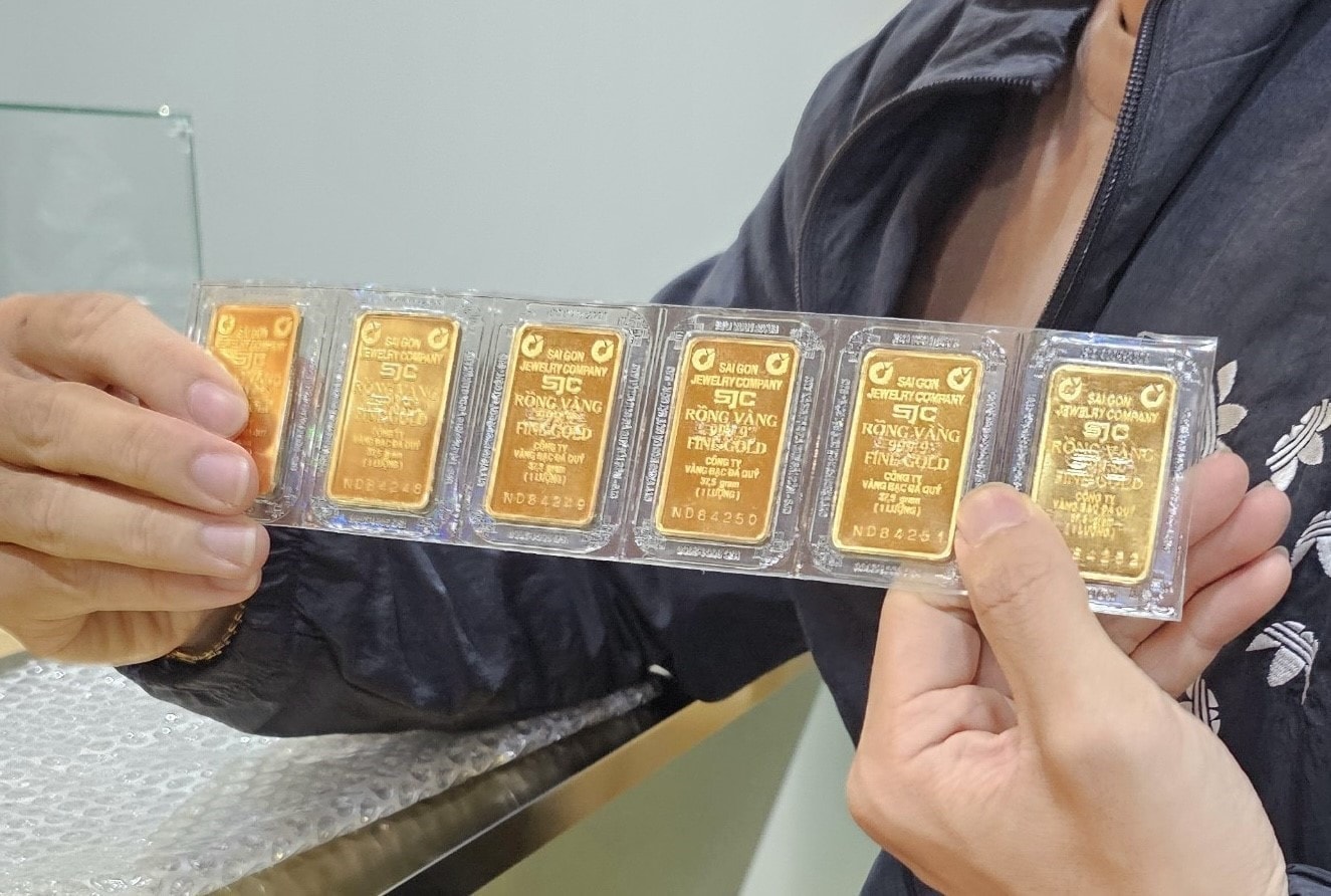 Giá vàng miếng SJC chiều 15/5 giảm 1,8 triệu đồng/lượng