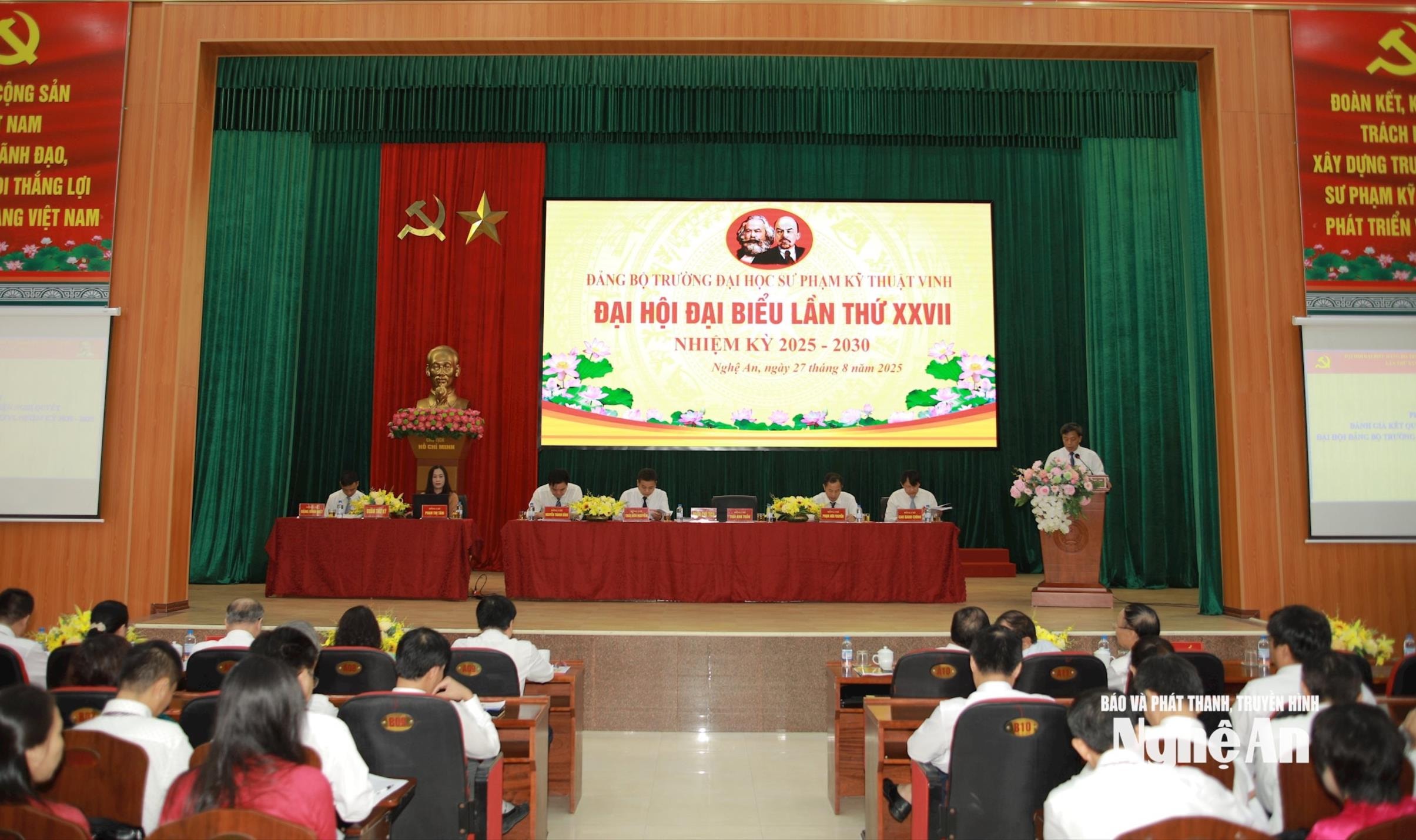 Các đại biểu nghe phát biểu tham luận tại đại hội.. Ảnh: Mỹ Hà