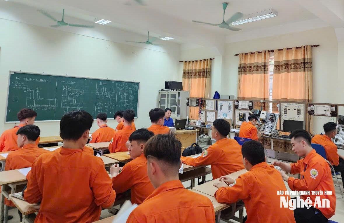 bna_gio-hoc-cua-sinh-vien-truong-dai-hoc-su-pham-ky-thuat-vinh.-anh-my-ha-cb70b19c18cf1d0958693da8a102aebf.jpg