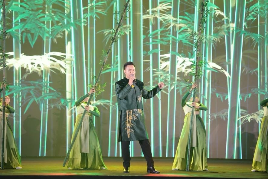 TỔNG THUẬT: Khai mạc trọng thể Triển lãm thành tựu đất nước “80 năm hành trình Độc lập - Tự do - Hạnh phúc”- Ảnh 10. TỔNG THUẬT: Khai mạc trọng thể Triển lãm thành tựu đất nước “80 năm hành trình Độc lập - Tự do - Hạnh phúc”- Ảnh 10.