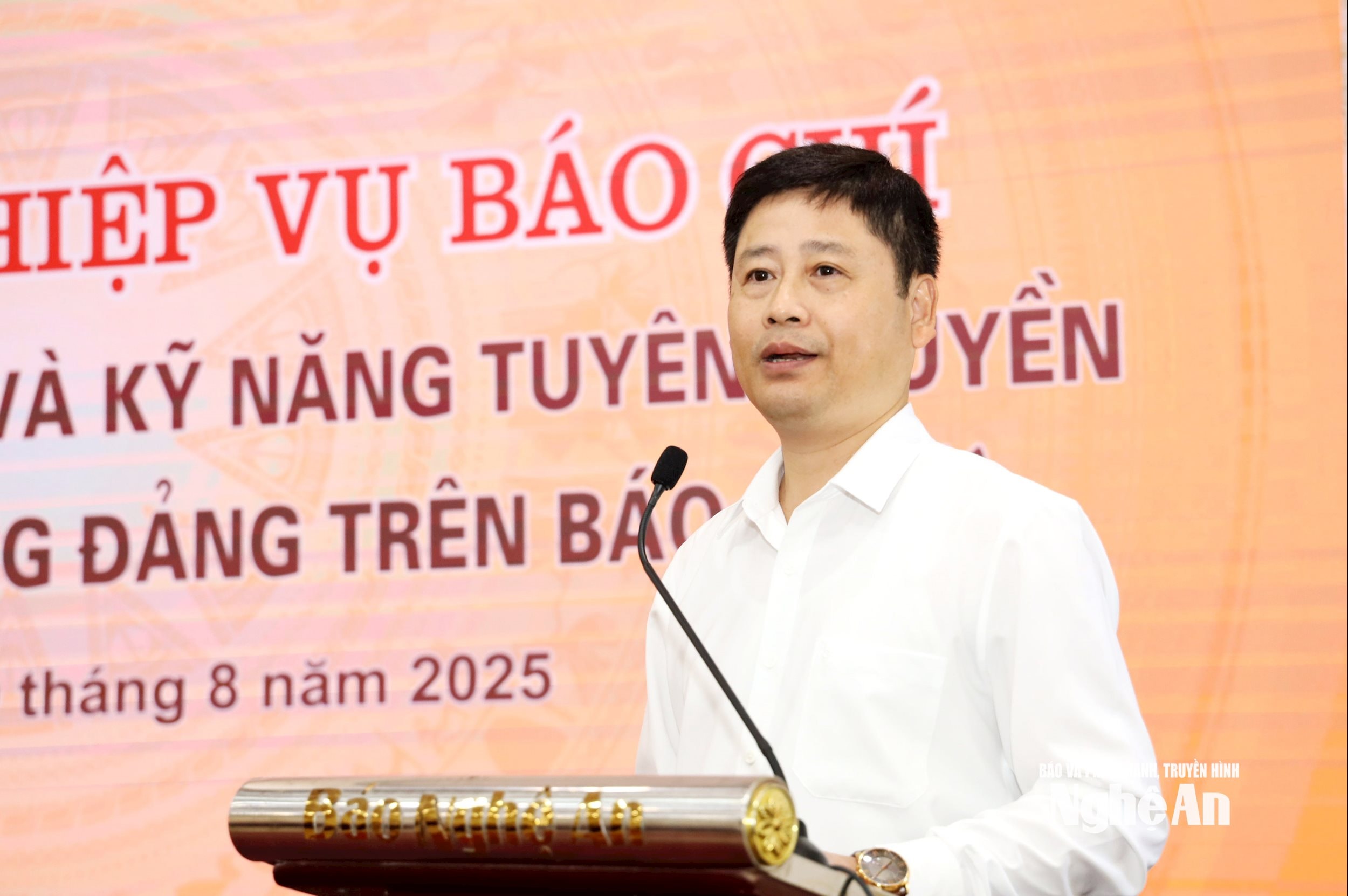  a Ngọc