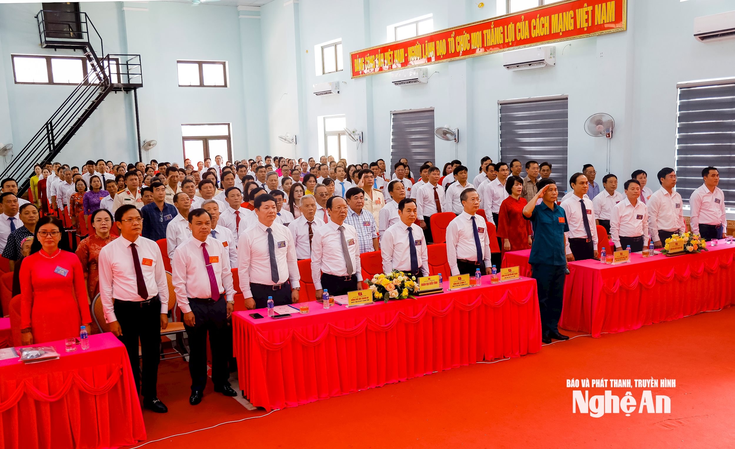  Chào cờ