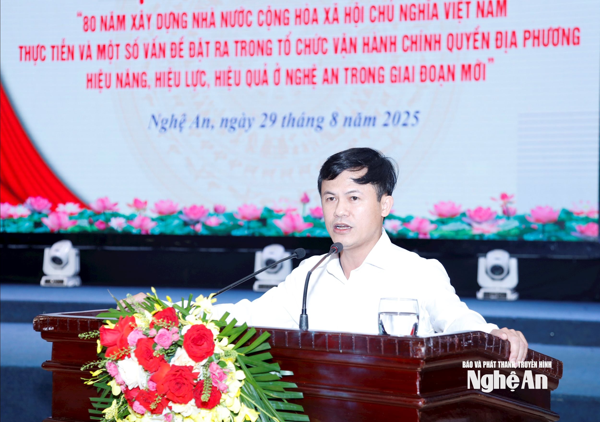 Đại diện câc phường, xã tham luận tại hội thảo. Ảnh: TL:
