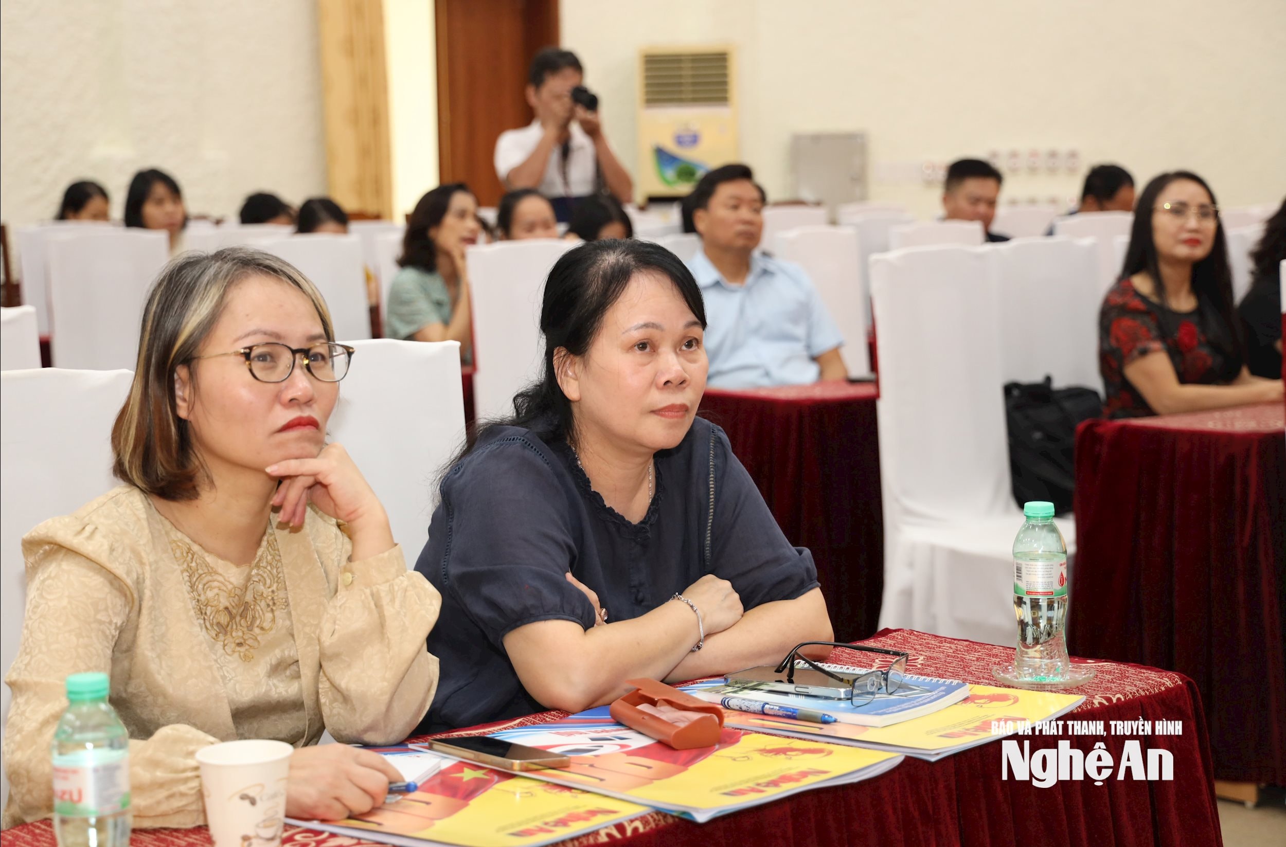 Lãnh đạo các đơn vị báo chí dự lớp bồi dưỡng nghiệp vụ. Ảnh Nguyên Nguyên