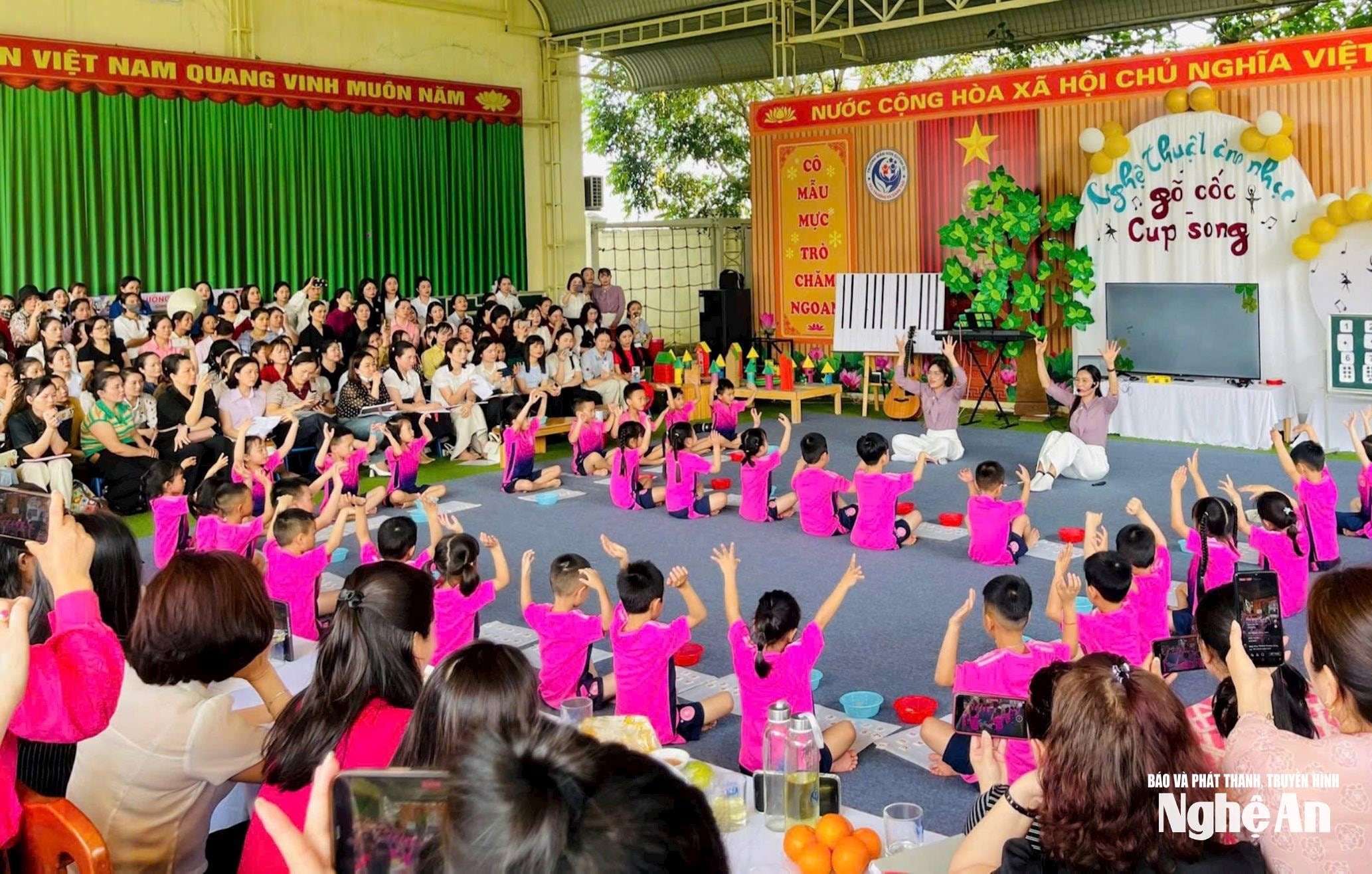 na_mot-buoi-thuc-te-cua-giao-vien-mam-non-nghe-an.-anh-my-ha(1).jpg