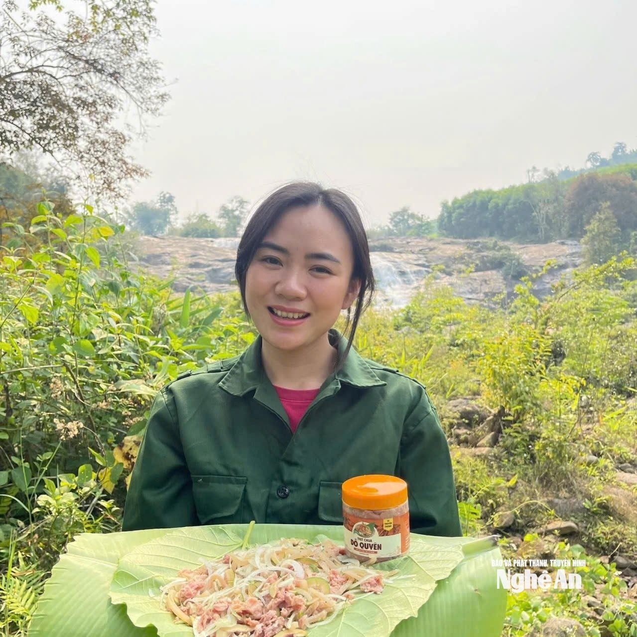 Những hình ảnh dung dị của cuộc sống đời thường ở bản làng được Quyên đưa lên mạng xã hội thu hút người xem. Ảnh NVCC