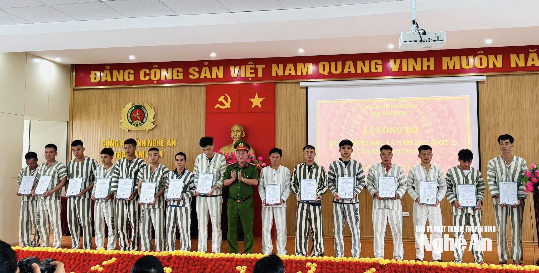 1.ảnh pv