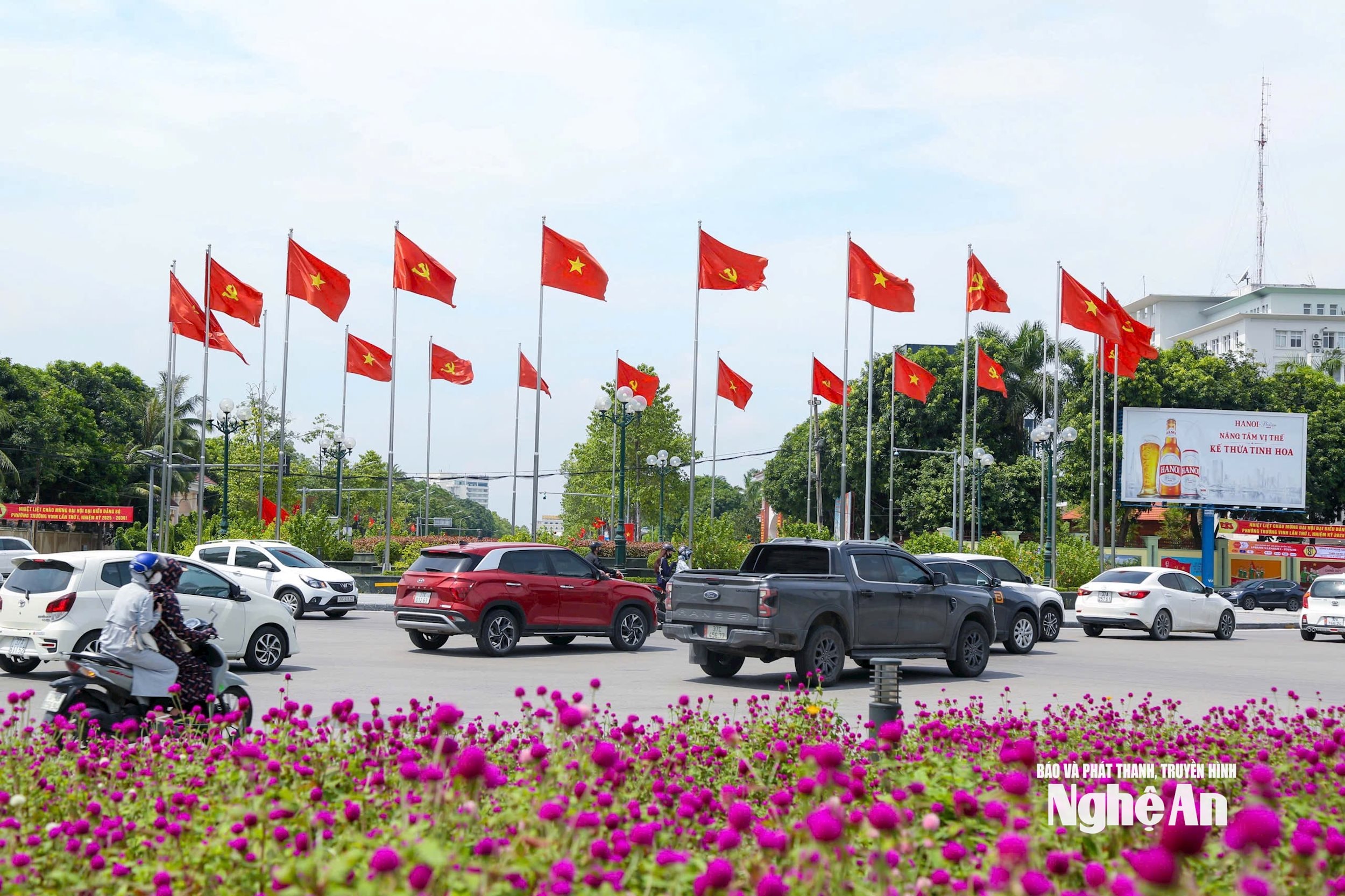 rực rỡ cờ hoa Tết độc lập Đình Tuyên6