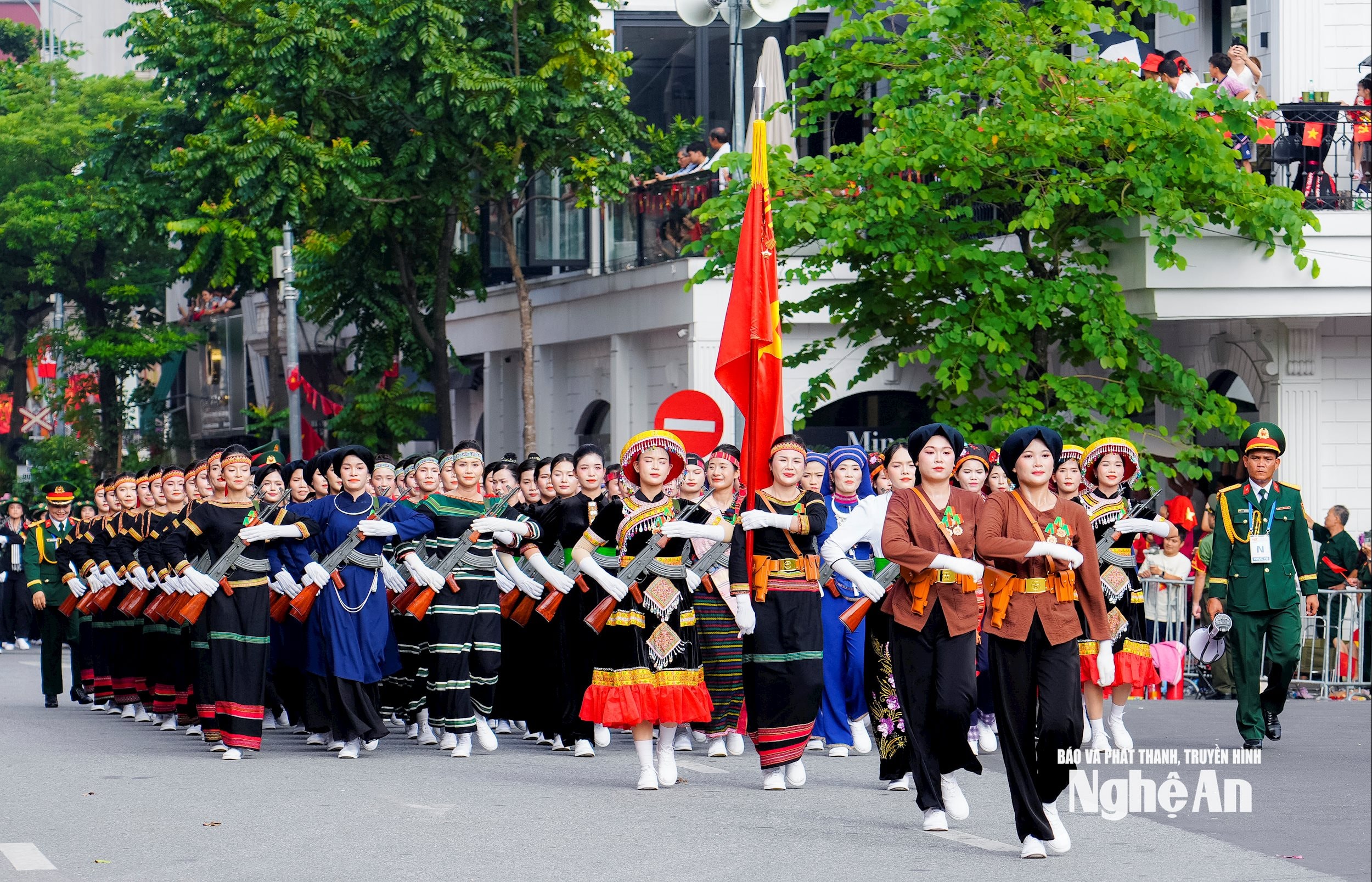 54 dân tộc Việt Nam tượng trưng cho tinh thần đoàn kết, hòa hợp, cùng chung sống và phát triển. Ảnh: Phạm Bằng