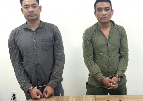 Bắt giữ 2 đối tượng giả danh CSHS cướp tài sản -0