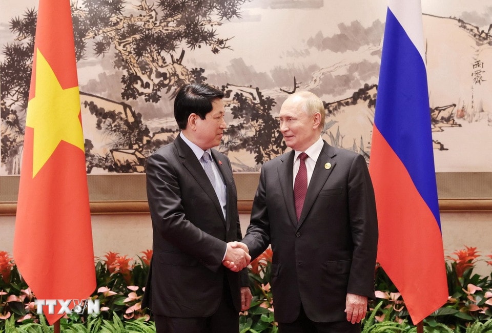 Chủ tịch nước Lương Cường hội kiến Tổng thống Nga Vladimir Putin. (Ảnh: Lâm Khánh/TTXVN)
