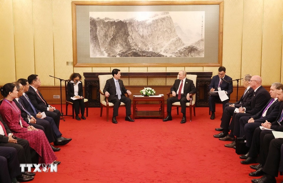 Chủ tịch nước Lương Cường hội kiến Tổng thống Nga Vladimir Putin. (Ảnh: Lâm Khánh/TTXVN)