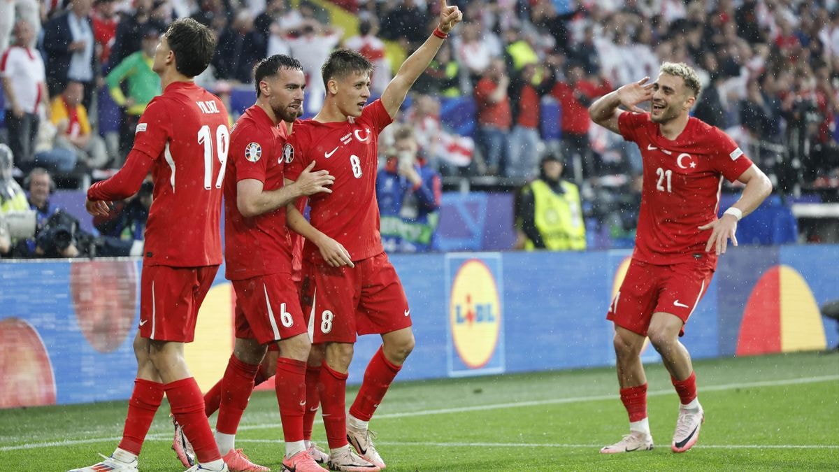 Turkey 3-1 Georgia: Arda Guler nets long-range stunner to lead Turkey to entertaining Euro 2024 win - TNT Sports
