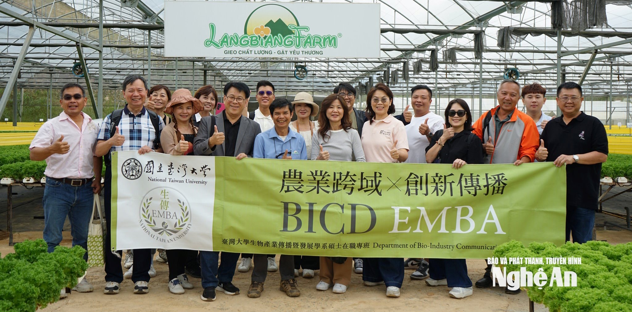 Đoàn Đại học Quốc gia Đài Loan tới tham quan trang trại của Lang Biang Farm tại xã Lạc Dương, tỉnh Lâm Đồng