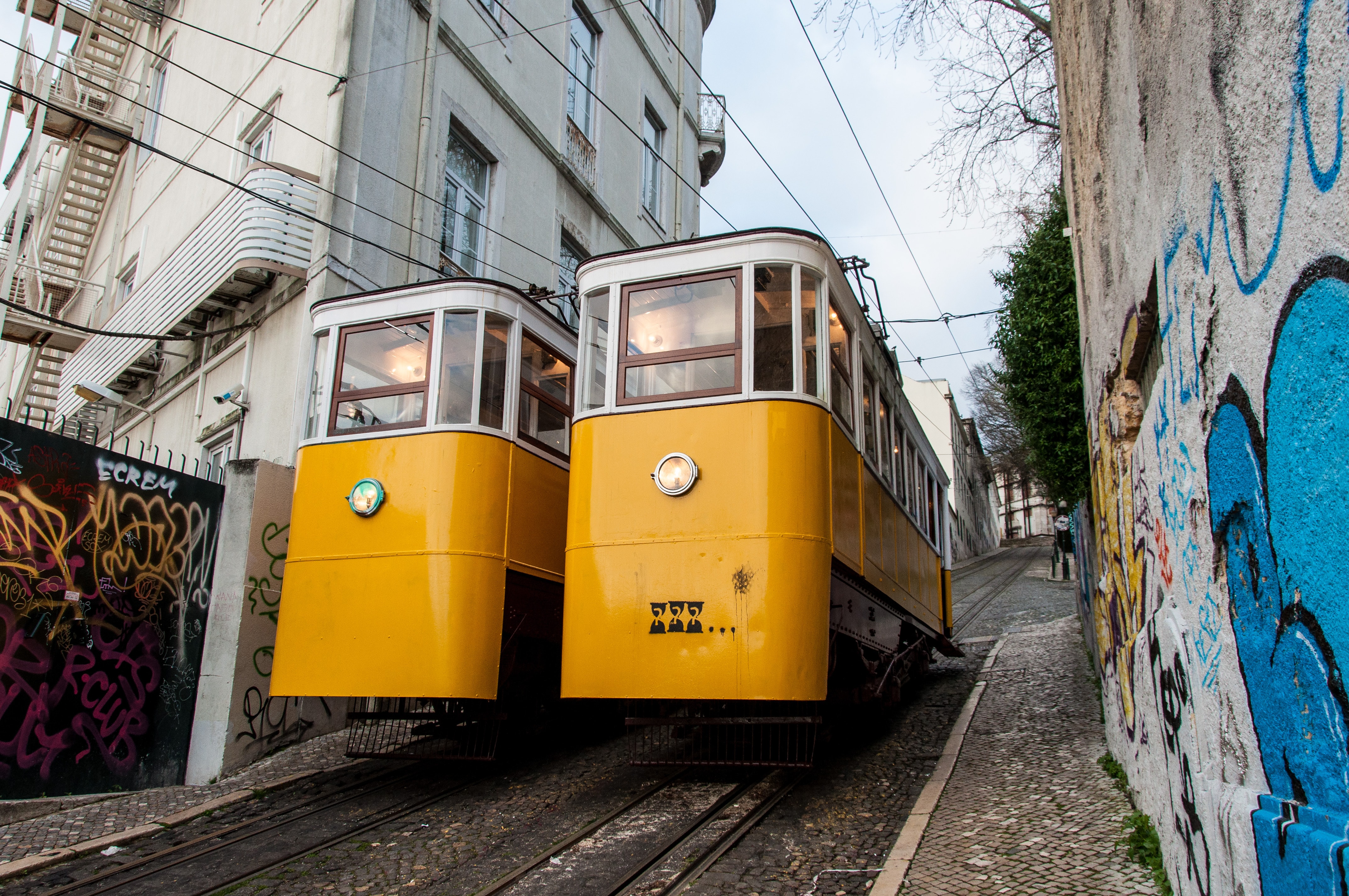 File:Gloria Funicular (14025314679).jpg - Wikimedia Commons