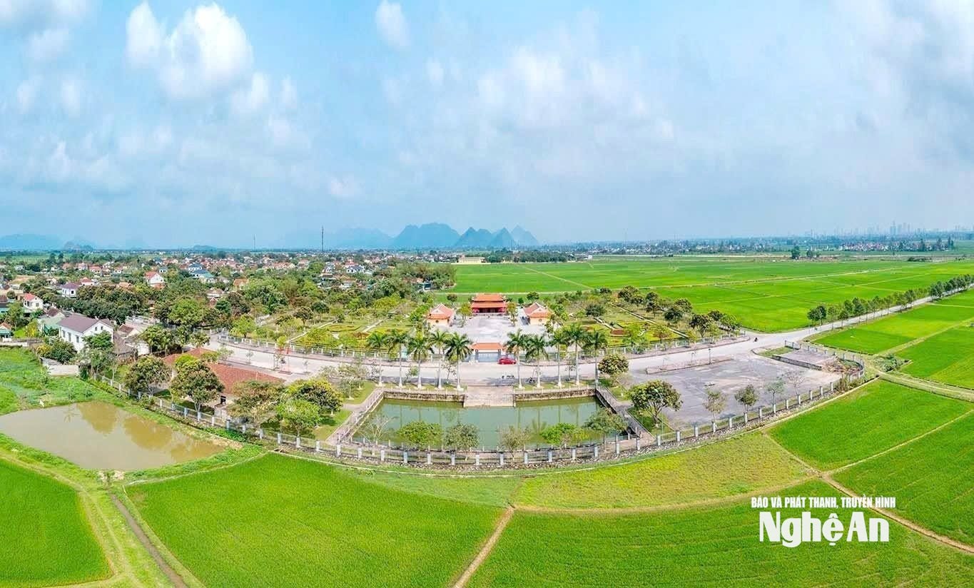  Một góc quang cảnh Khu lưu niệm Lê Hồng Phong tại xã Hưng Nguyên Nam. Ảnh- Đậu Kiều Hoa