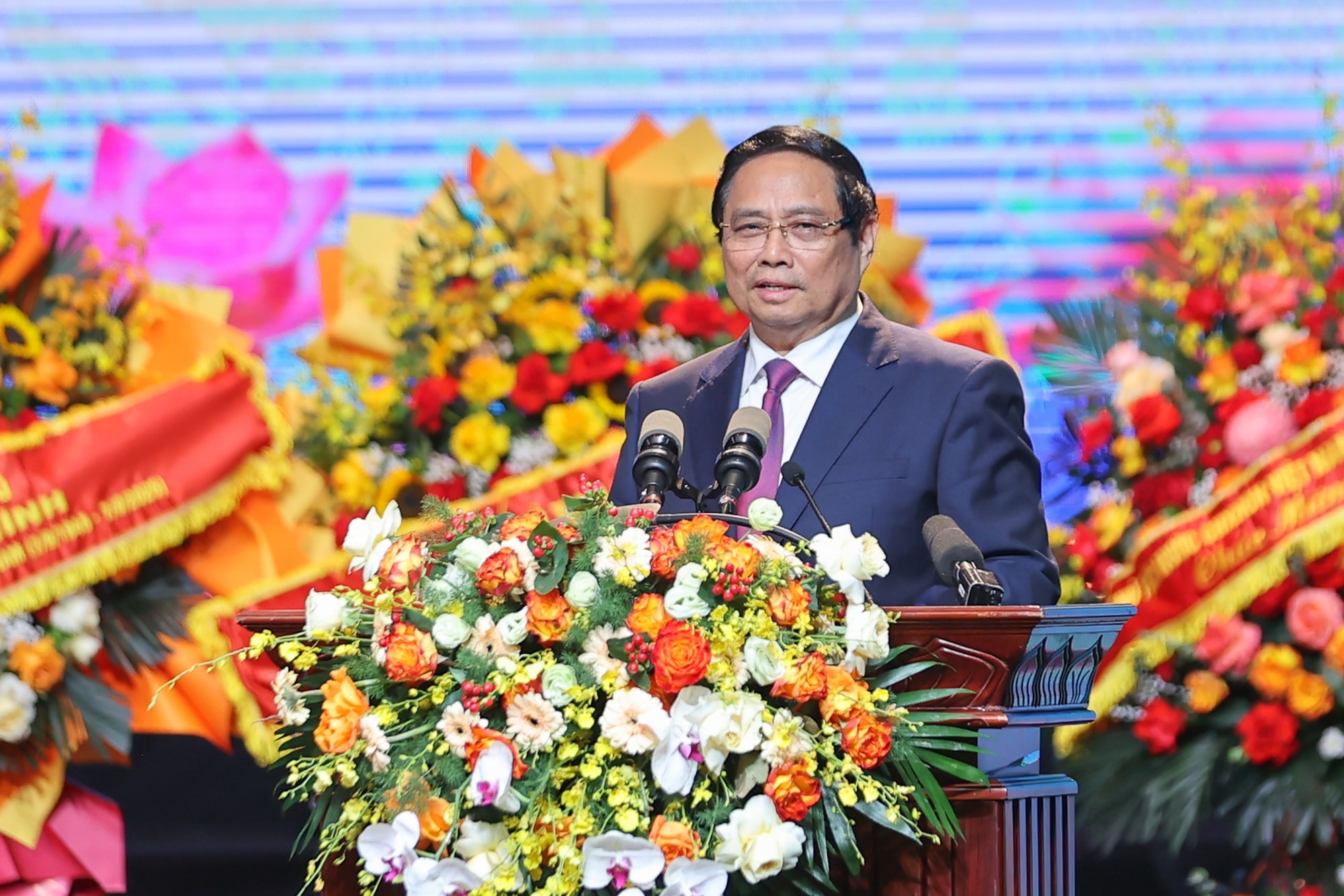 Thủ tướng: Thủ tướng:
