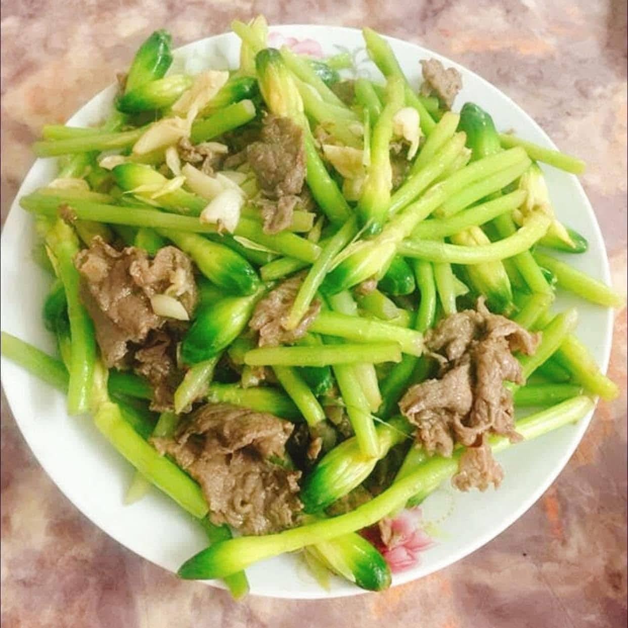 Hoa gừng xào thịt bò – món ngon dân dã của vùng cao. Ảnh: CTV