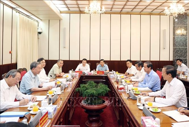 Tổng Bí thư Tô Lâm chủ trì cuộc họp về triển khai Nghị quyết số 71-NQ/TW- Ảnh 3.