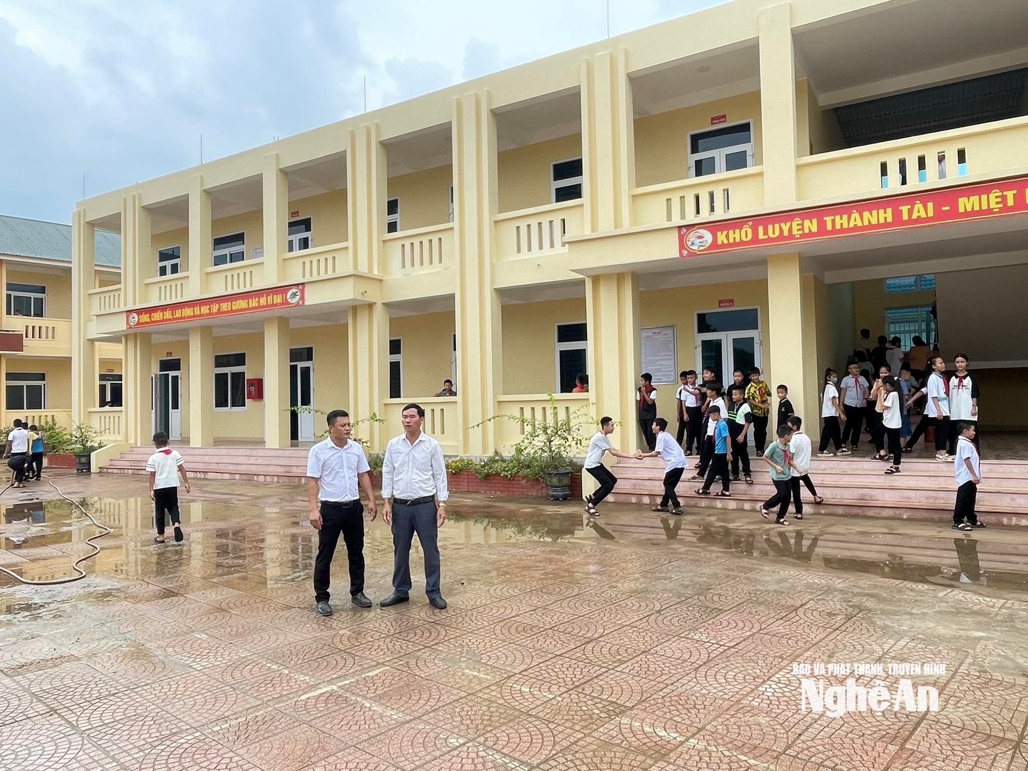 bna_uploaded-thuphuongbna-2023_10_09-_den-nay-ca-3-truong-deu-giu-vung-danh-hieu-truong-dat-cqg-9058.jpeg