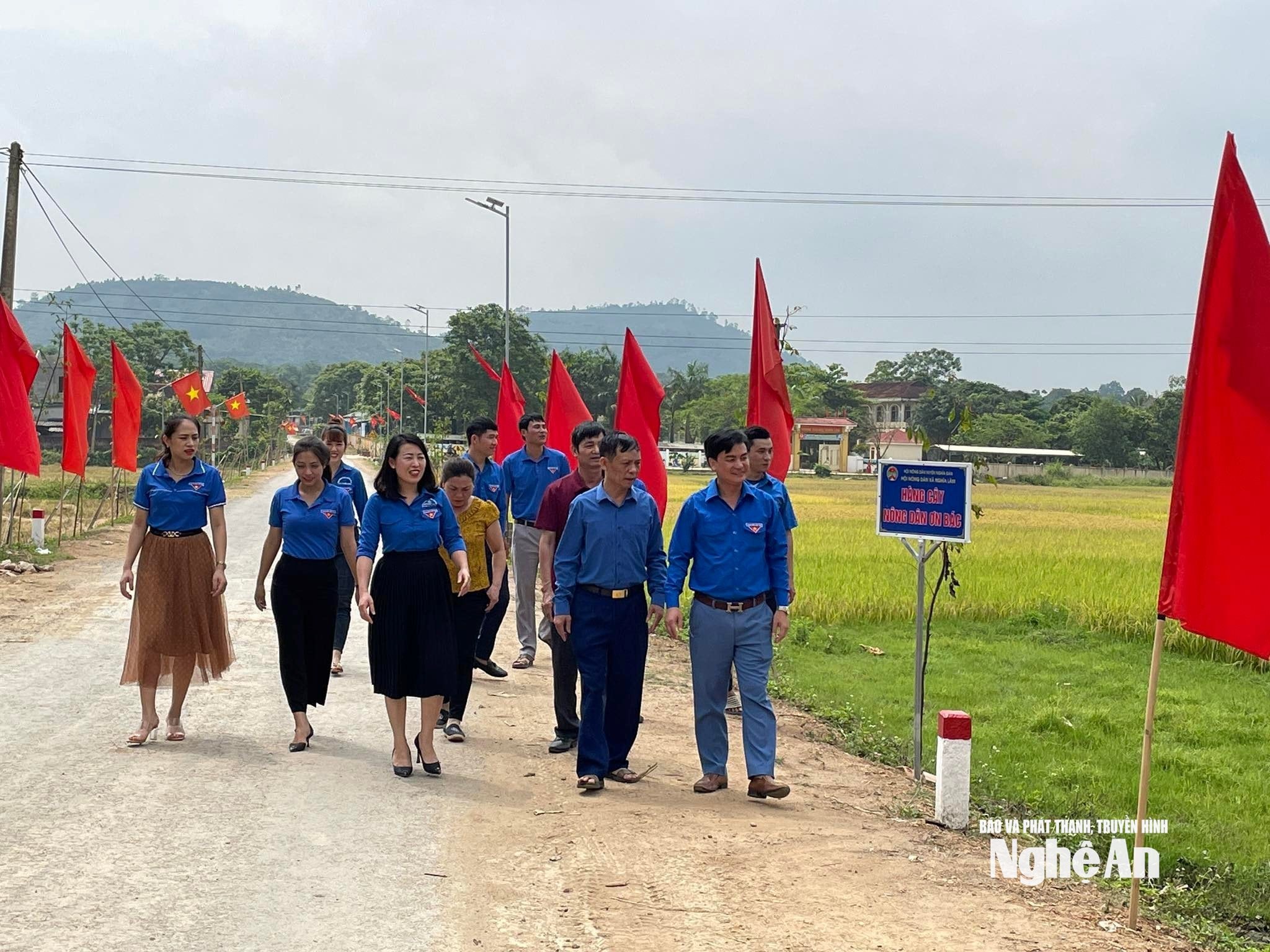 bna_uploaded-thuphuongbna-2023_10_09-_tham-quan-doan-duong-xom-yen-lam-xa-nghia-lam-7985.jpeg