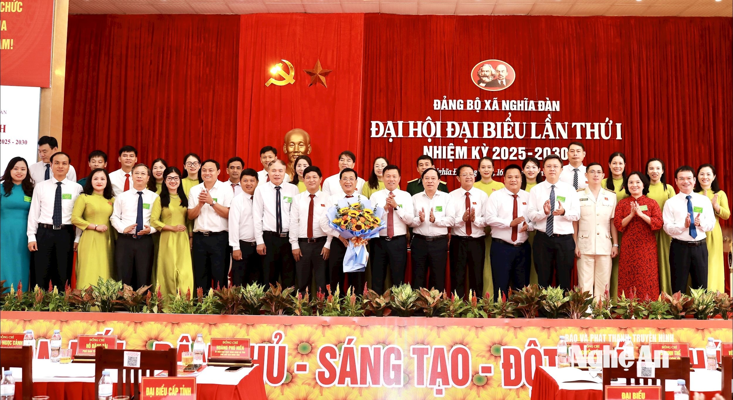 ban-chap-hanh-dang-xa-nghia-dan-nhiem-ky-2025-2030-ra-mat-nhan-nhiem-vu.jpg