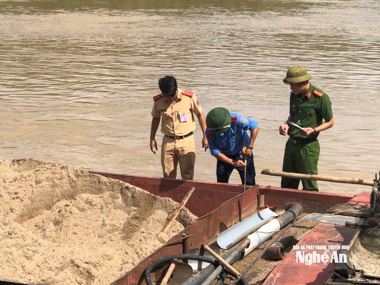  Kiểm tra trữ lượng chở cát