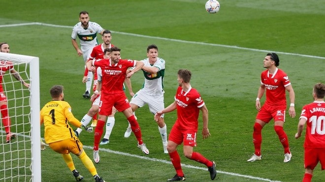 elche-vs-sevilla.jpg